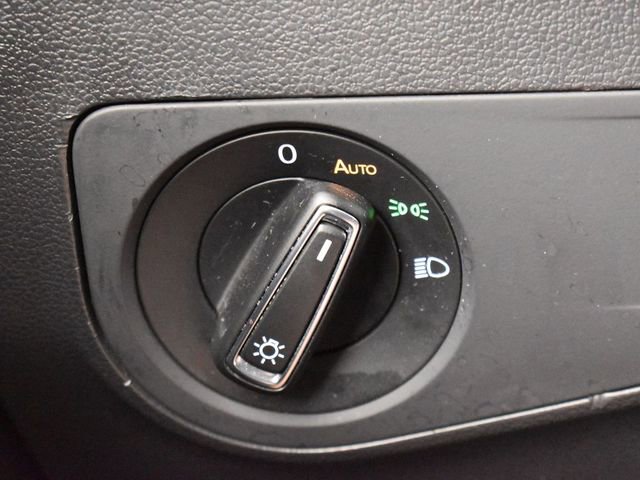 Used 2023 Volkswagen Tiguan SE R-Line image 22