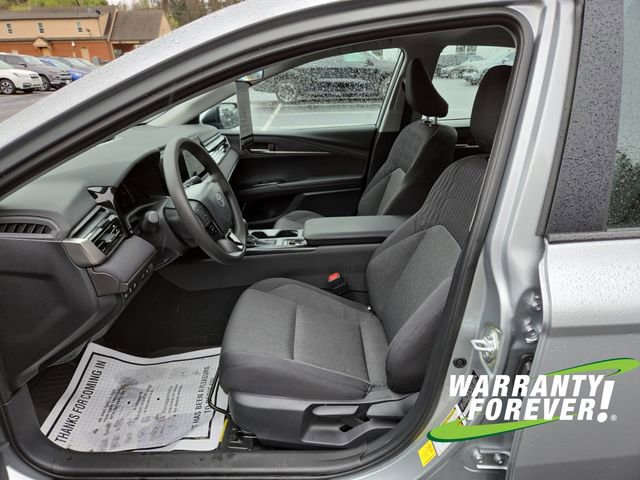 Used 2025 Toyota Camry LE AWD/4WD image 13