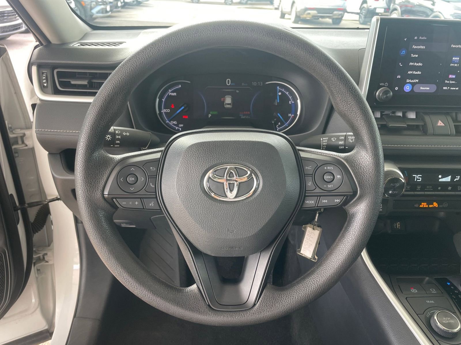 Used 2025 Toyota RAV4 LE image 27