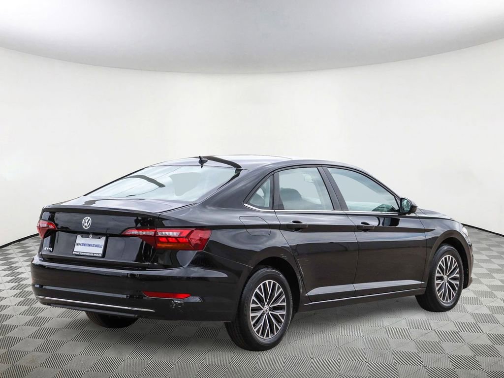 Used 2019 Volkswagen Jetta SE image 4