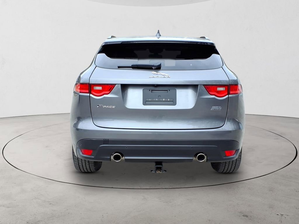 Used 2017 Jaguar F-PACE R-Sport image 6