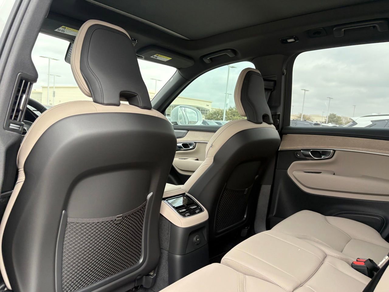 New 2026 Volvo XC90 T8 Plus w/ Protection Package Premier AWD/4WD image 25