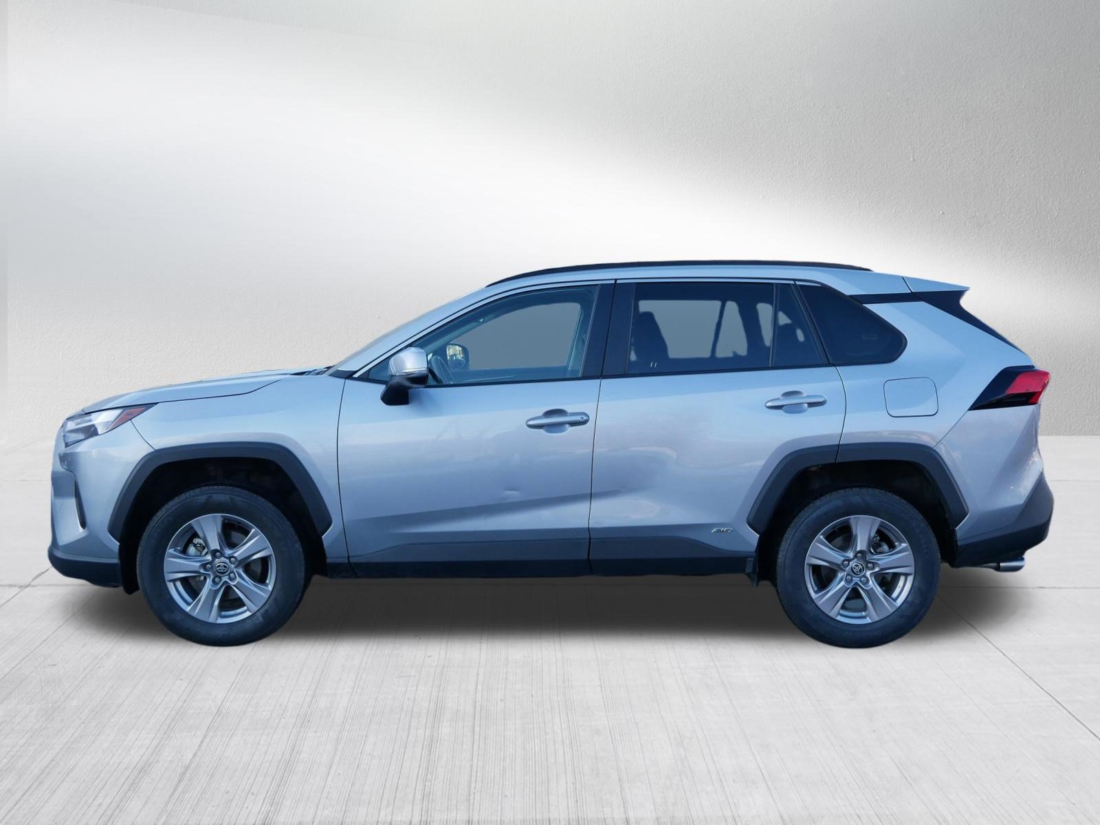 Used 2025 Toyota RAV4 XLE image 4