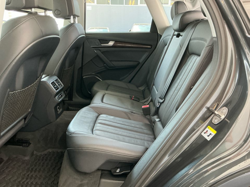 Used 2018 Audi Q5 2.0T Premium AWD/4WD image 33