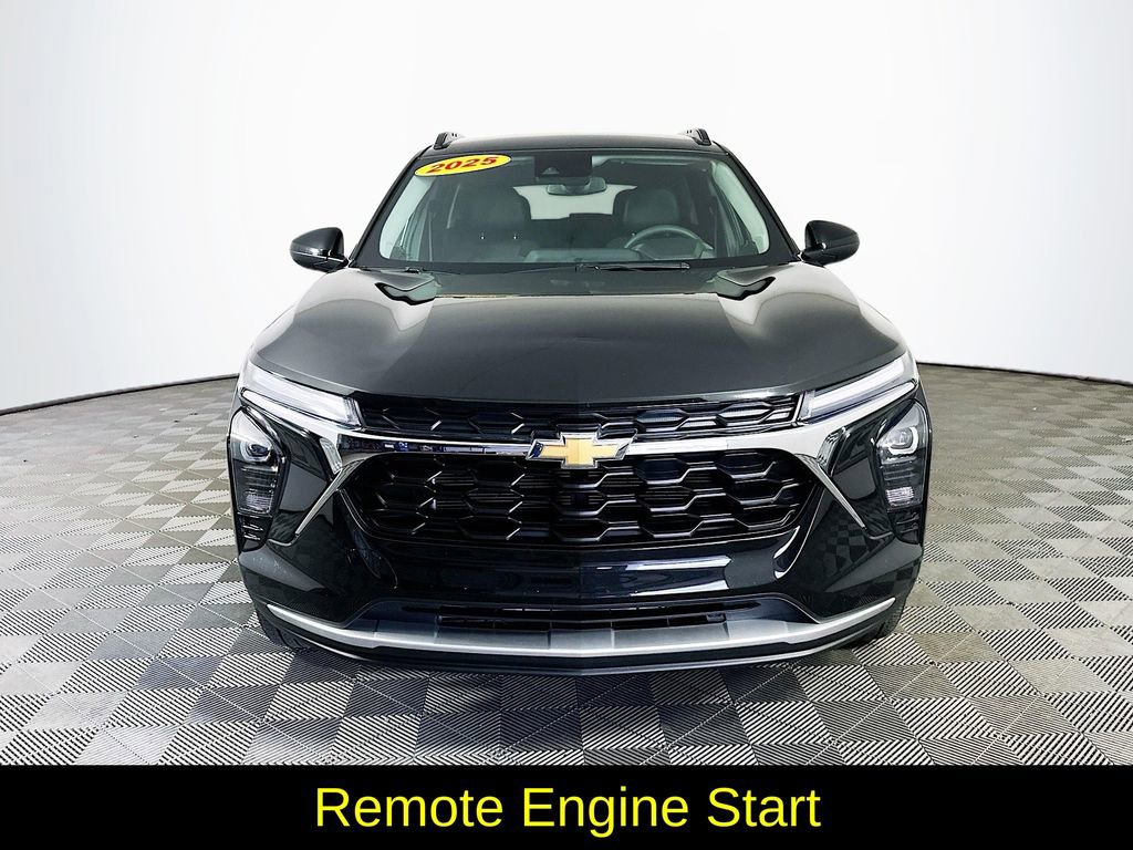 Used 2025 Chevrolet Trax LT image 4