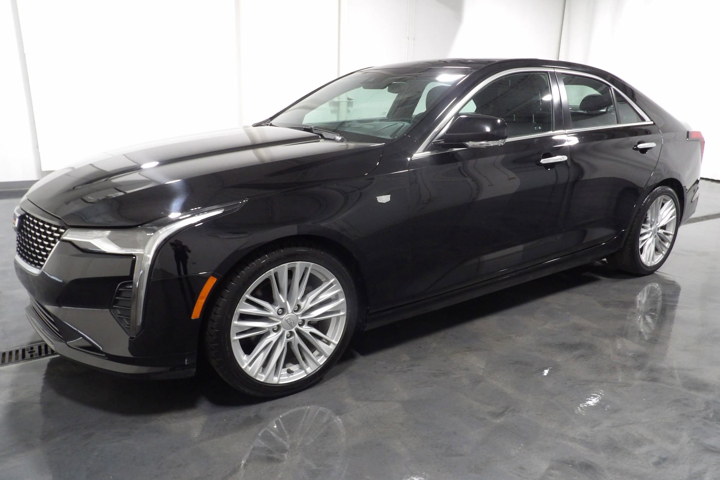 Used 2021 Cadillac CT4 Premium Luxury image 4