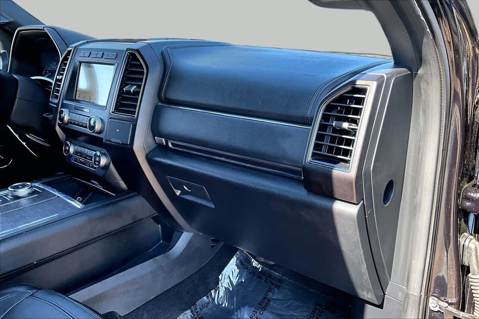 Used 2019 Ford Expedition Max Limited w/ Driver Assistance Package AWD/4WD image 9
