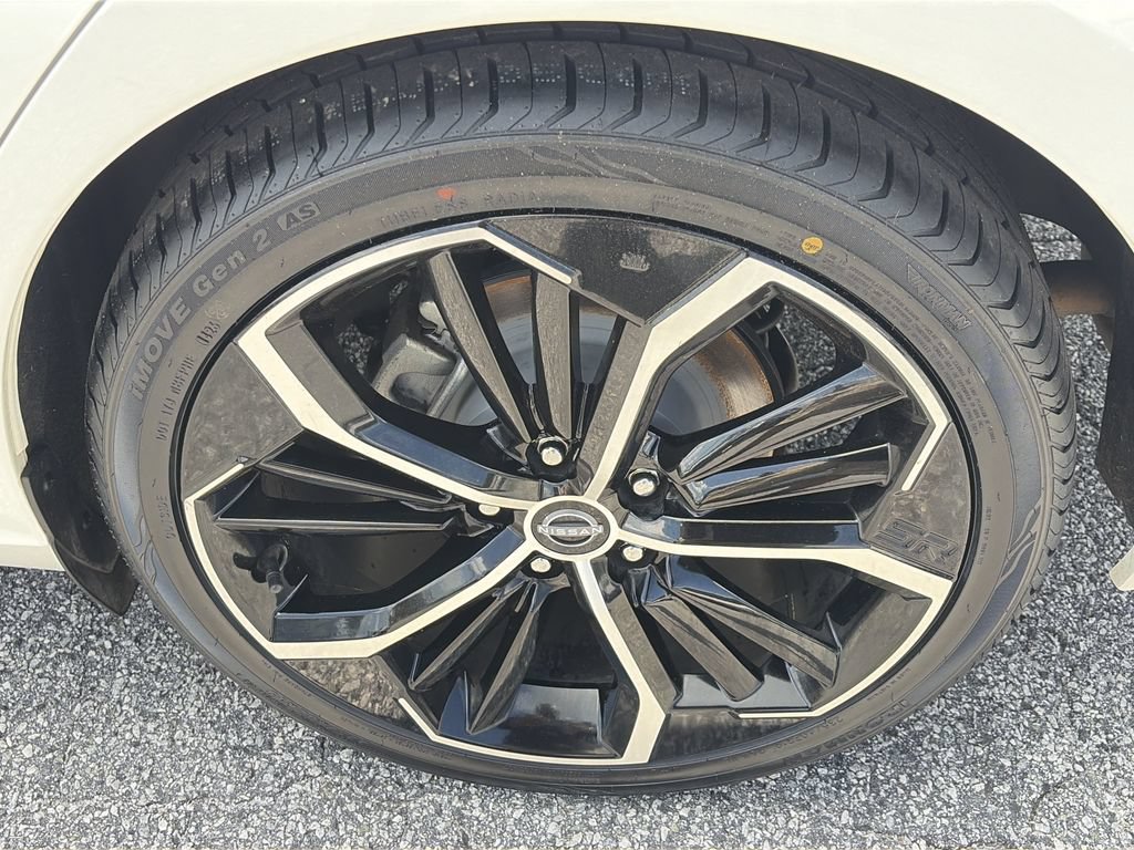 Used 2024 Nissan Altima 2.5 SR FWD image 12