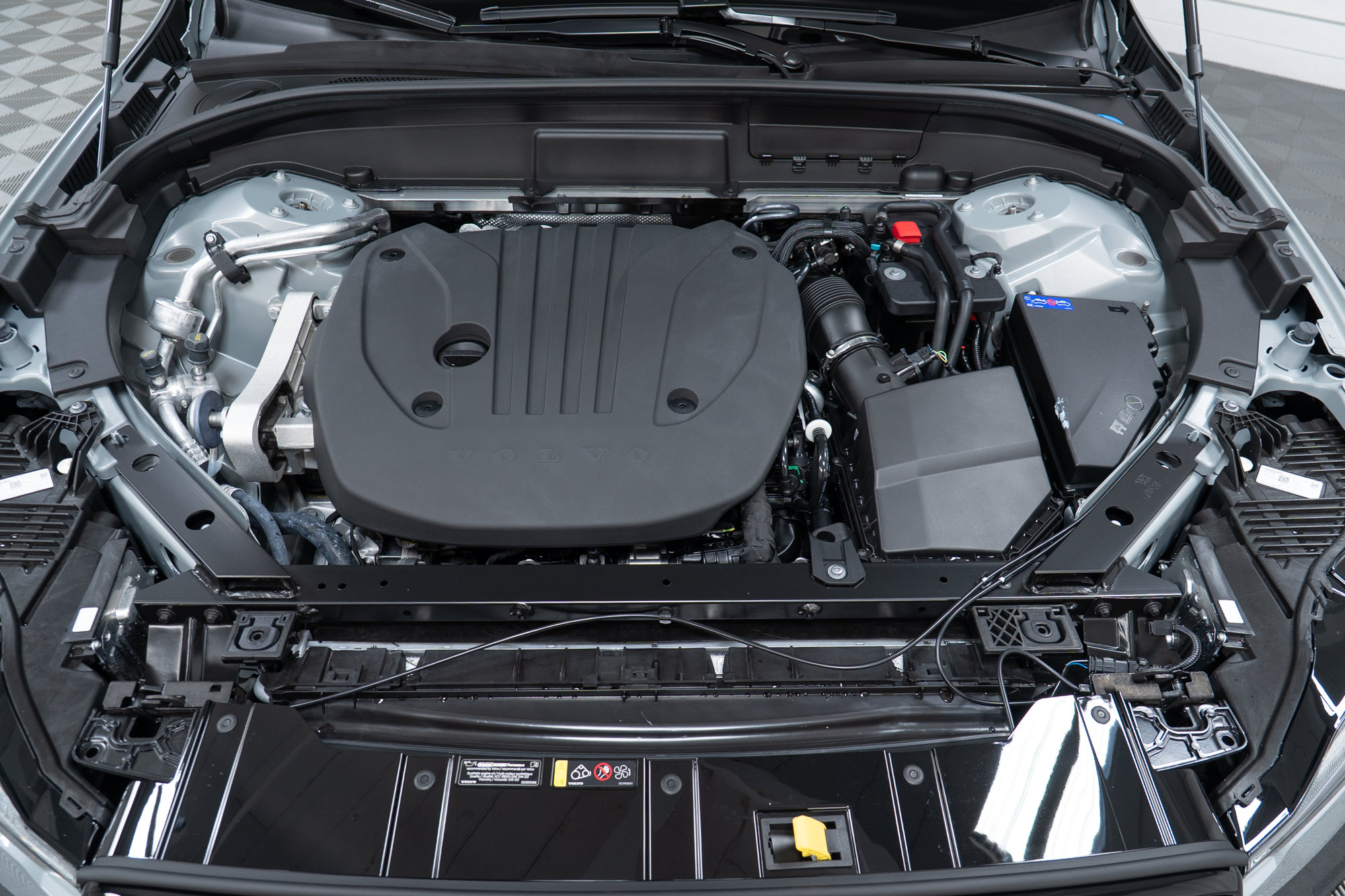 New 2027 Volvo XC60 B5 Plus AWD/4WD image 9
