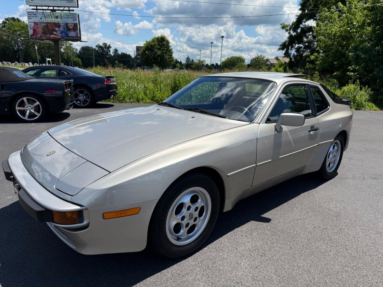 Used 1988 Porsche 944 Coupe RWD image 2