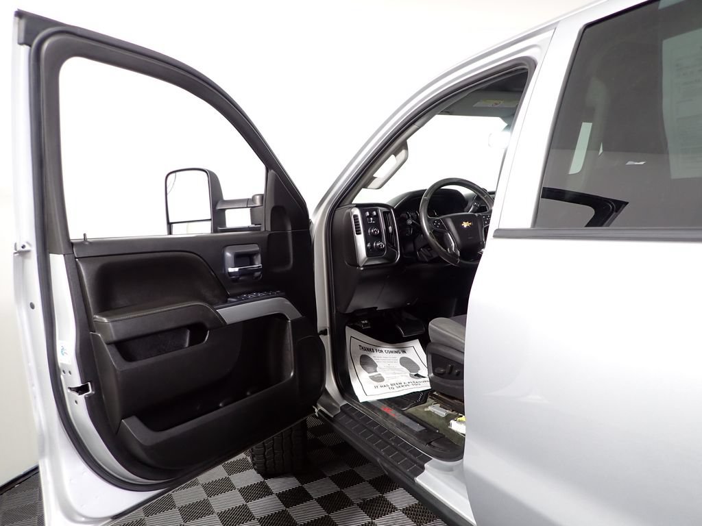 Used 2015 Chevrolet Silverado 2500 LT w/ Z71 Package, Off-Road AWD/4WD image 18