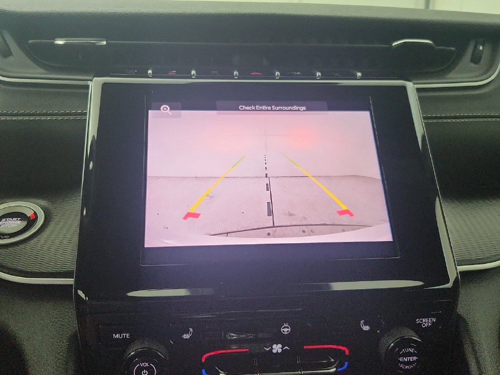 Certified 2025 Jeep Grand Cherokee Altitude AWD/4WD image 28