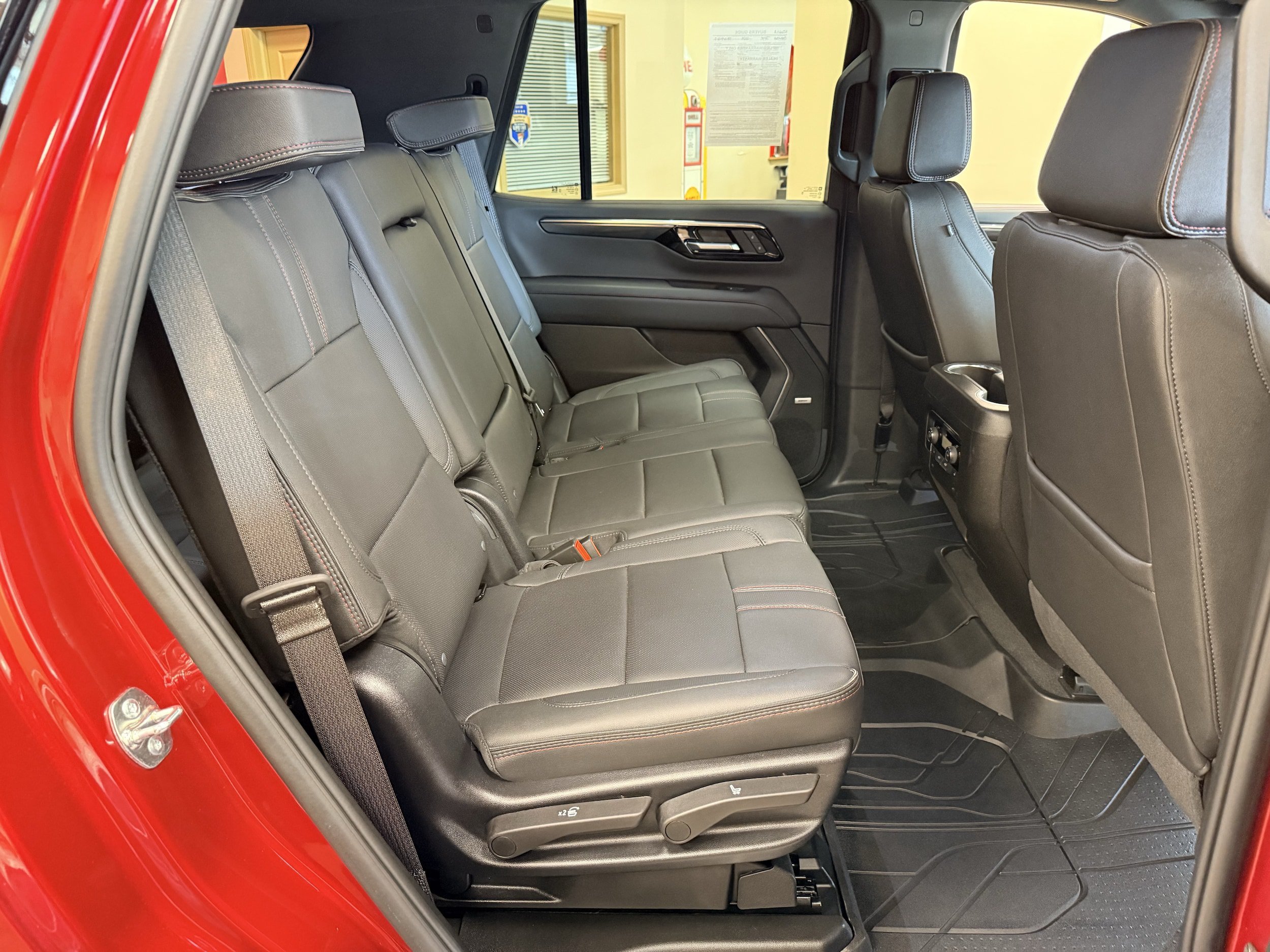 Used 2025 Chevrolet Tahoe RST w/ Comfort Package AWD/4WD image 25
