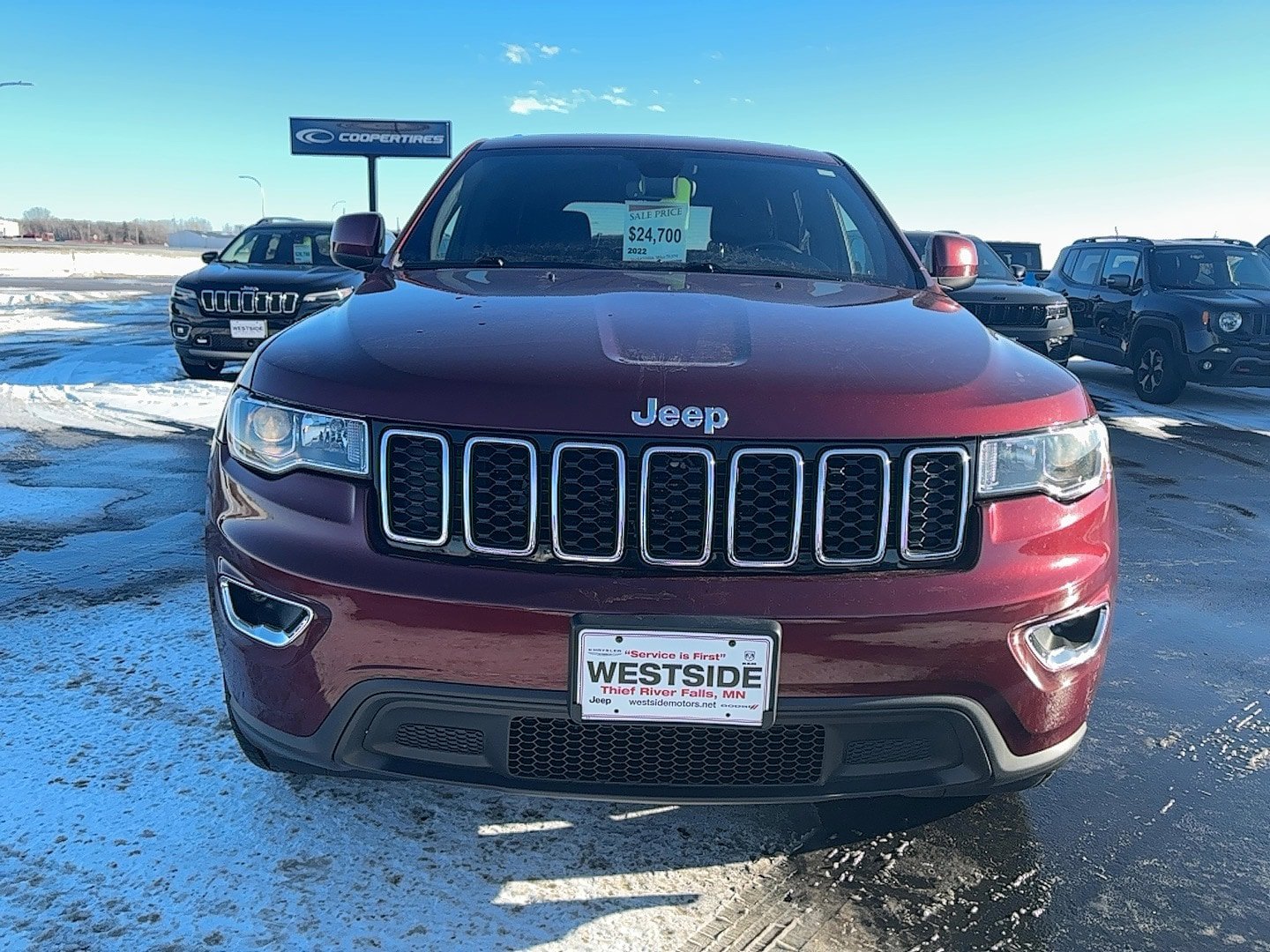 Used 2022 Jeep Grand Cherokee Laredo X image 2