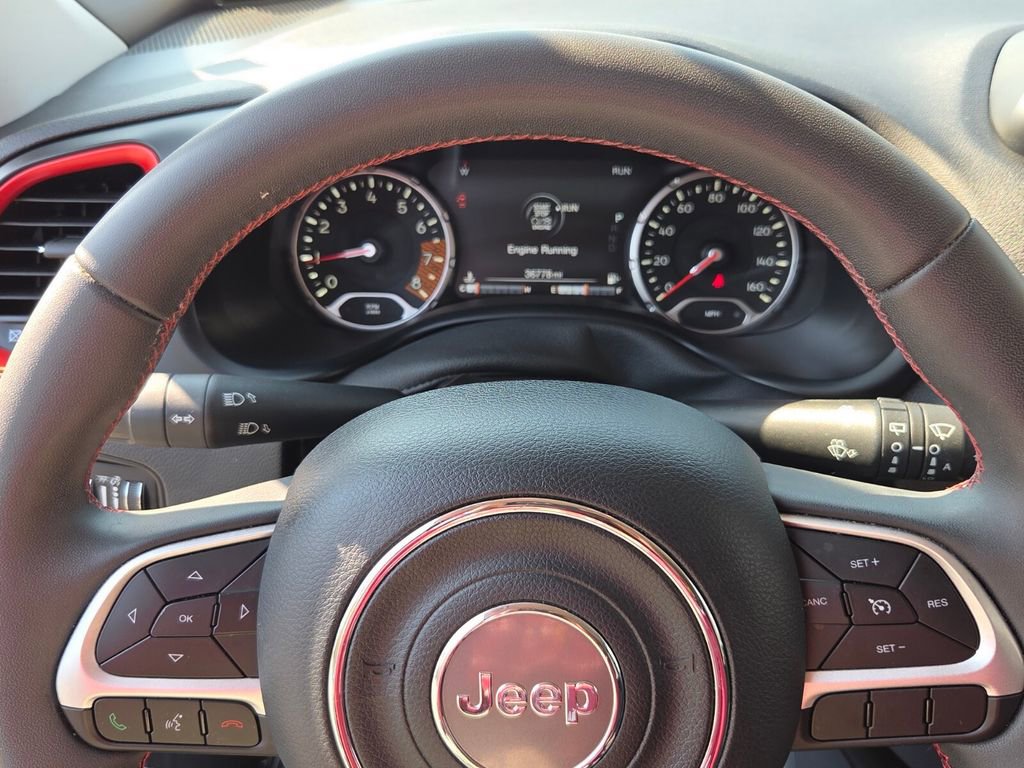 Used 2023 Jeep Renegade Trailhawk image 22