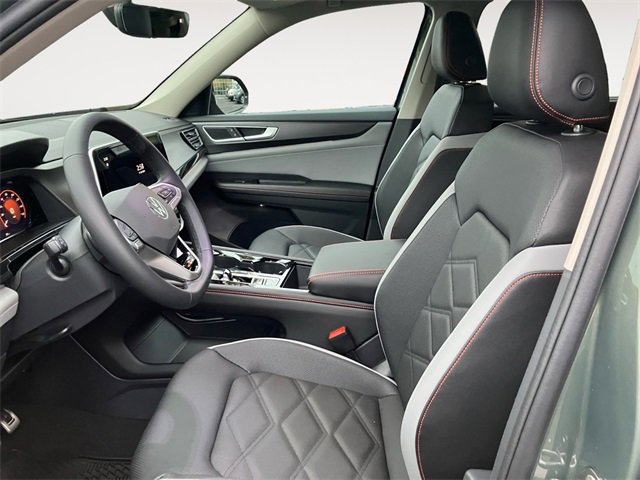 New 2026 Volkswagen Atlas Peak Edition image 9