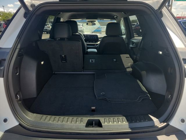 Used 2026 Chevrolet Equinox LT w/ Convenience Package II FWD image 8