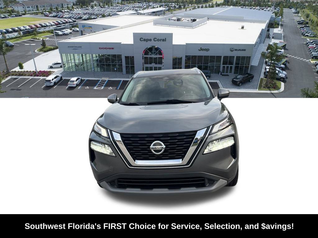 Used 2021 Nissan Rogue SV w/ Premium Package FWD image 2
