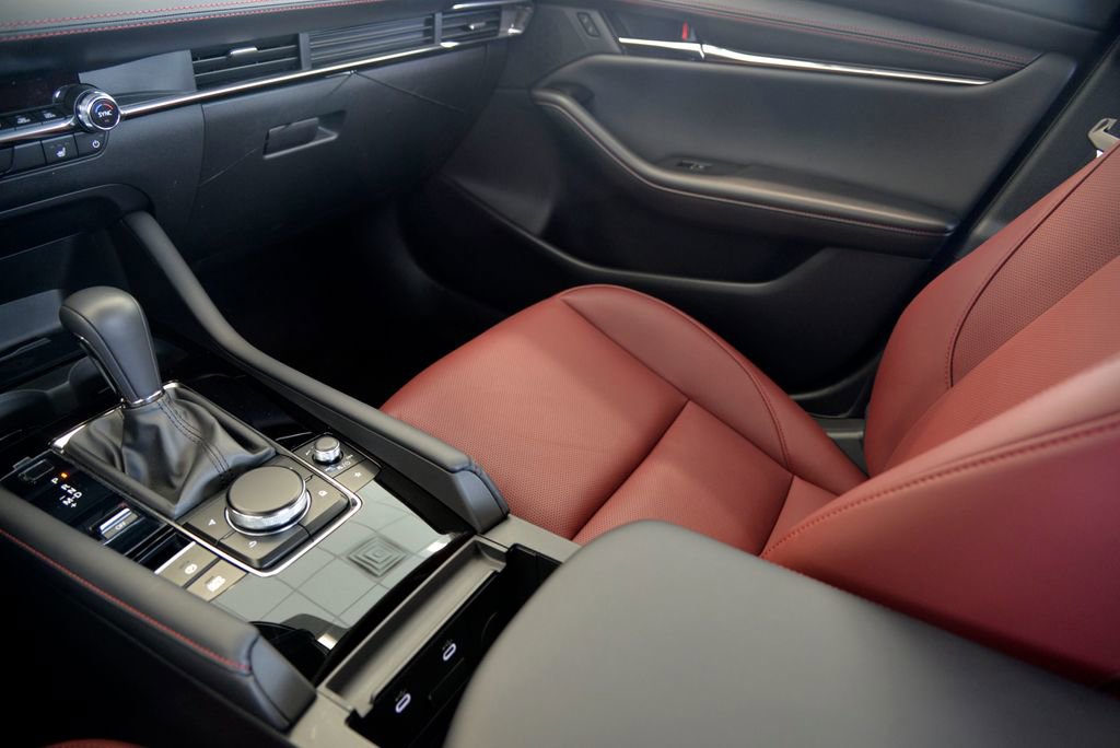 Used 2026 MAZDA MAZDA3 Carbon image 26