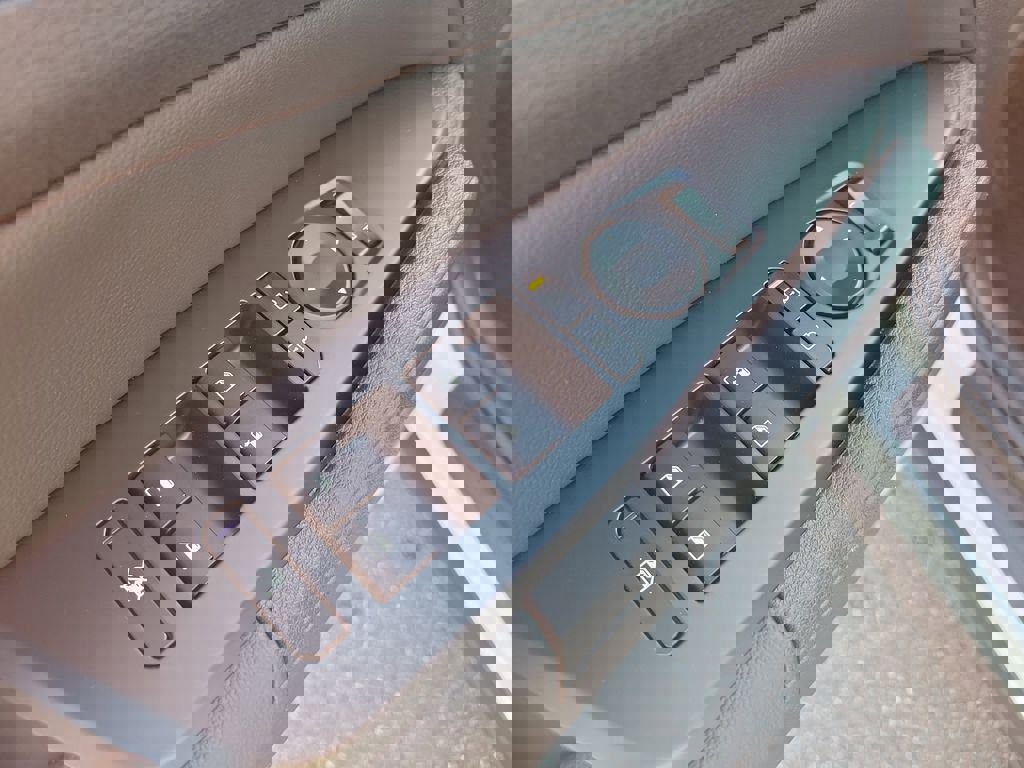 New 2026 Kia Sportage EX w/ EX Panorama Roof Package image 22