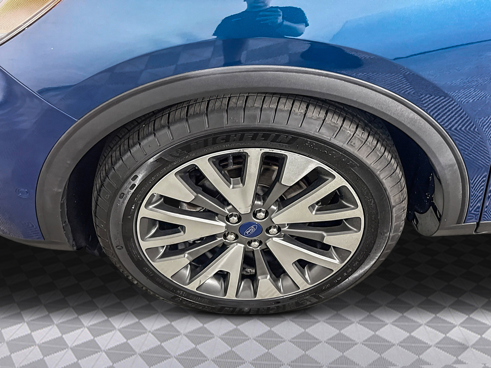 Used 2020 Ford Escape Titanium image 38