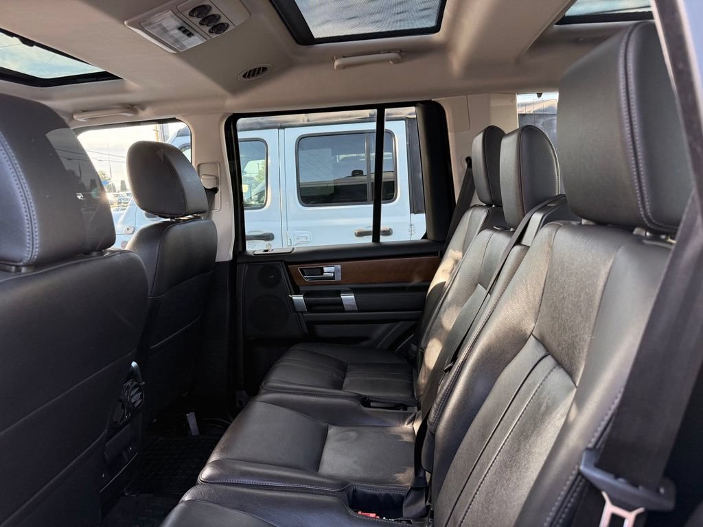 Used 2016 Land Rover LR4 HSE AWD/4WD image 17