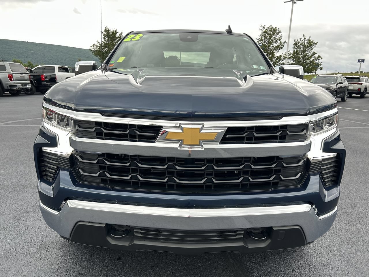 Used 2023 Chevrolet Silverado 1500 LT AWD/4WD image 14
