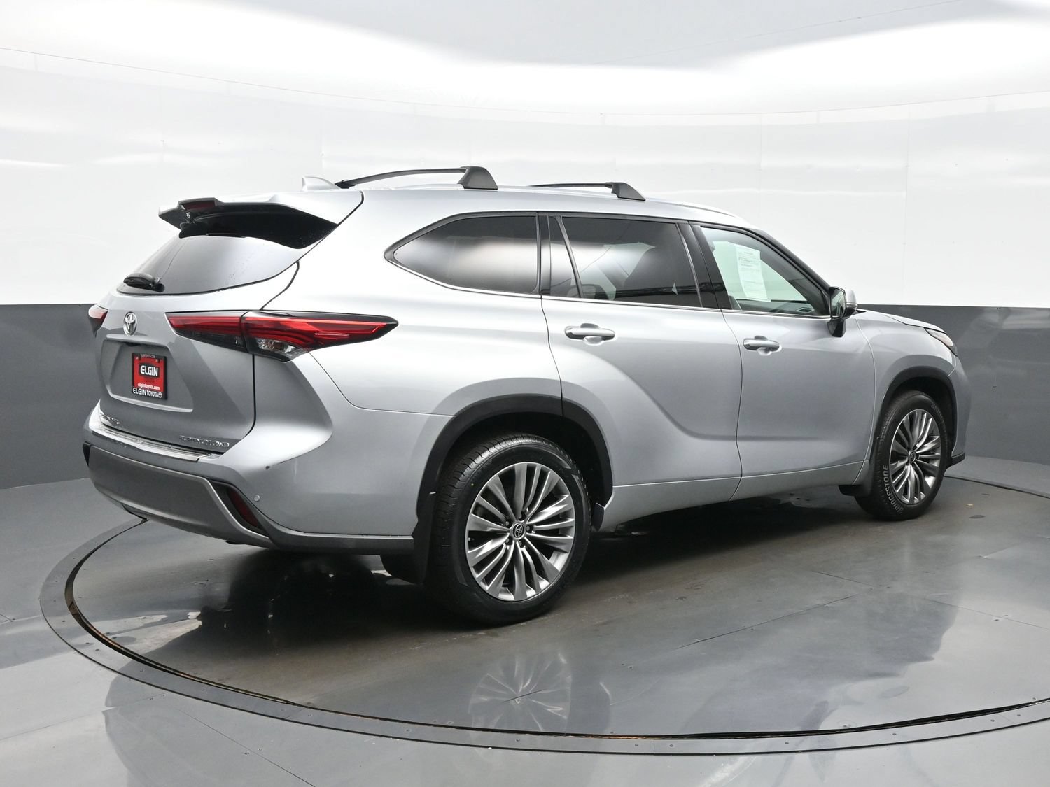 Used 2021 Toyota Highlander Platinum AWD/4WD image 6