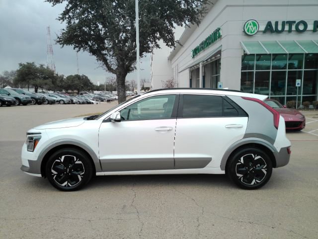 Used 2023 Kia Niro Wave w/ Wave Preserve Package image 14