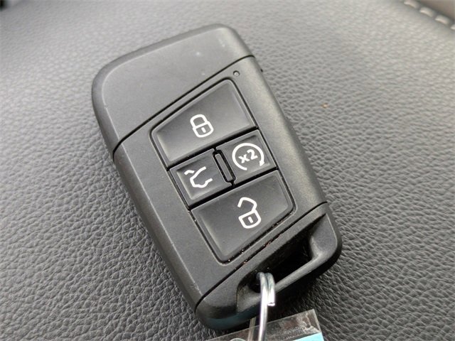 Used 2024 Volkswagen Tiguan SE image 34