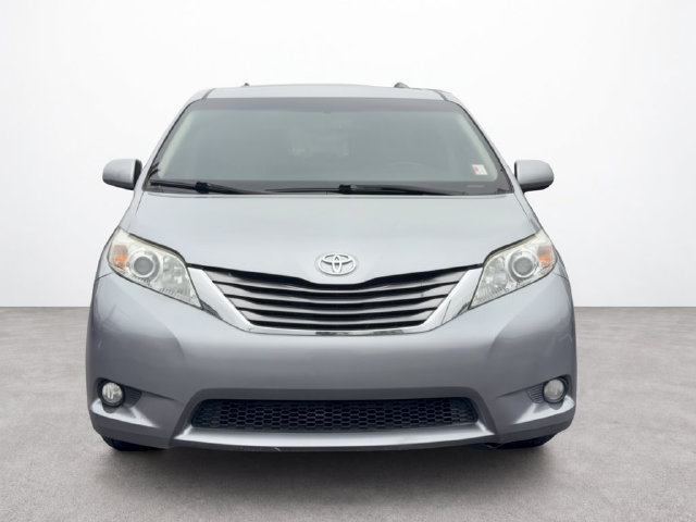 Used 2017 Toyota Sienna XLE Premium FWD image 8