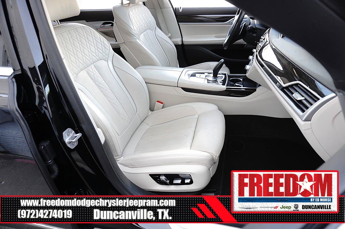 Used 2021 BMW 740i w/ Premium Package RWD image 15