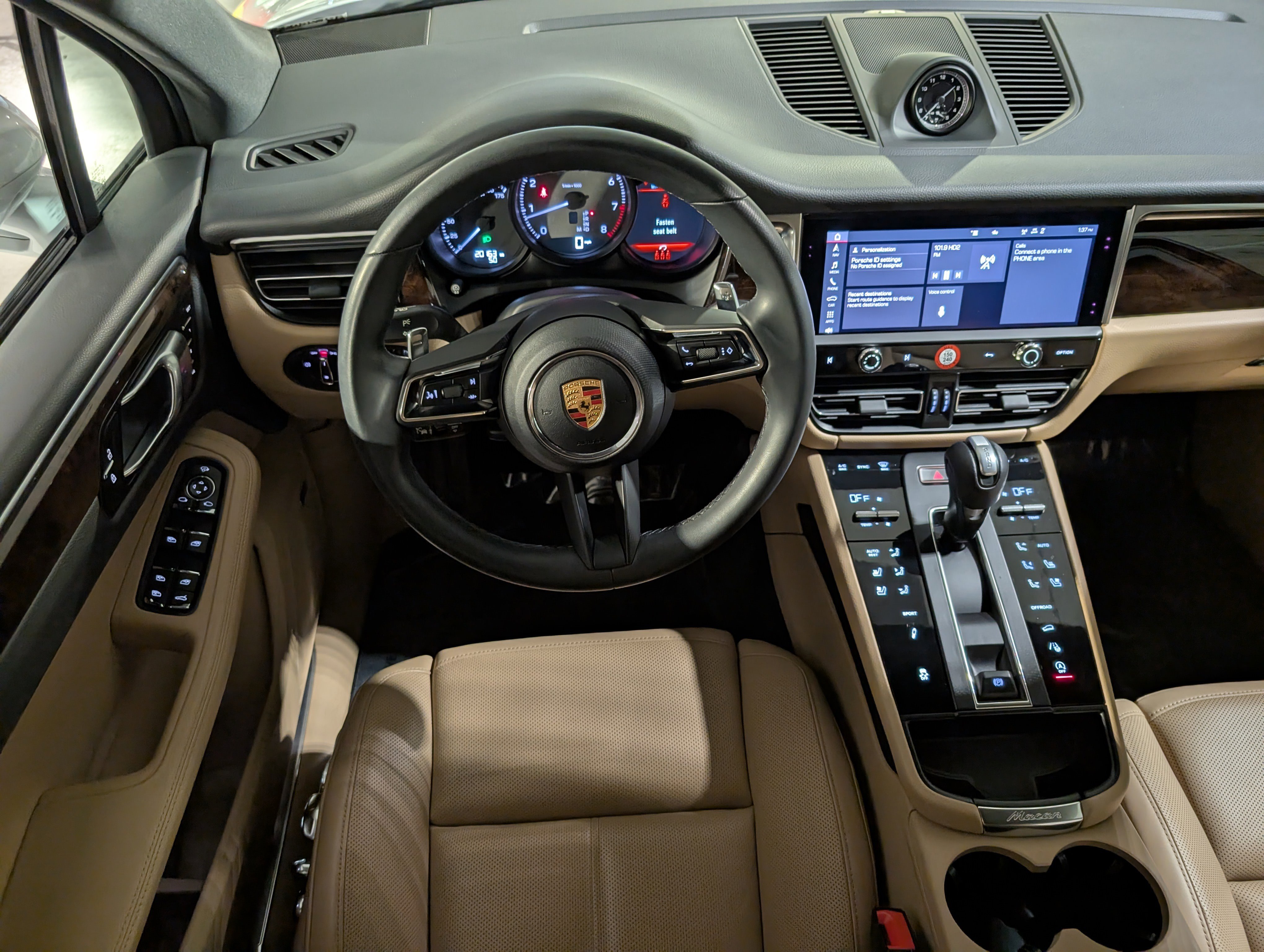 Certified 2023 Porsche Macan S AWD/4WD image 6