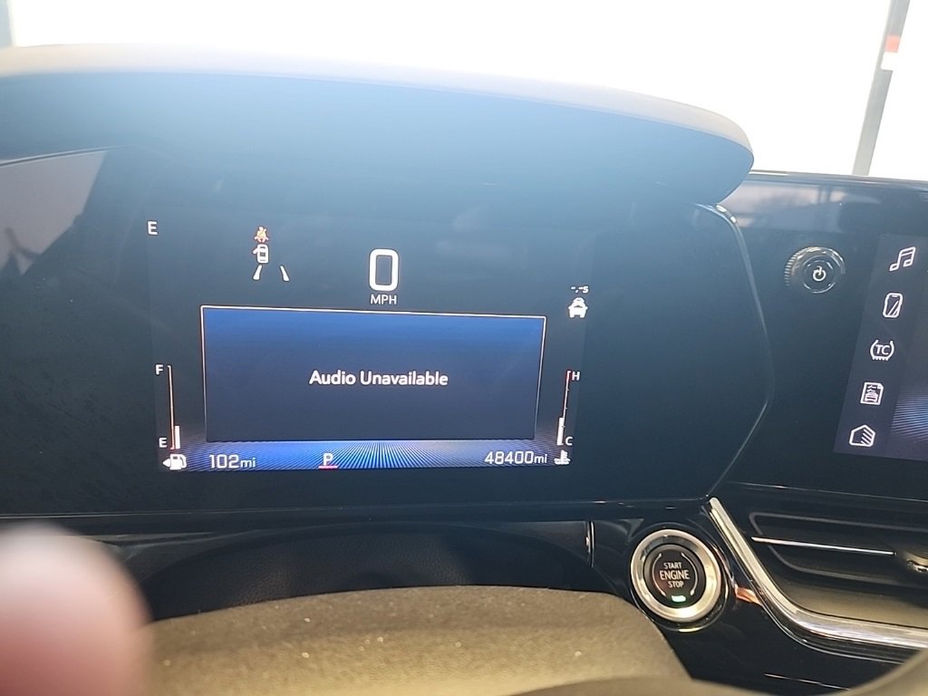 Used 2024 Chevrolet Trax ACTIV w/ Sunroof Package image 2