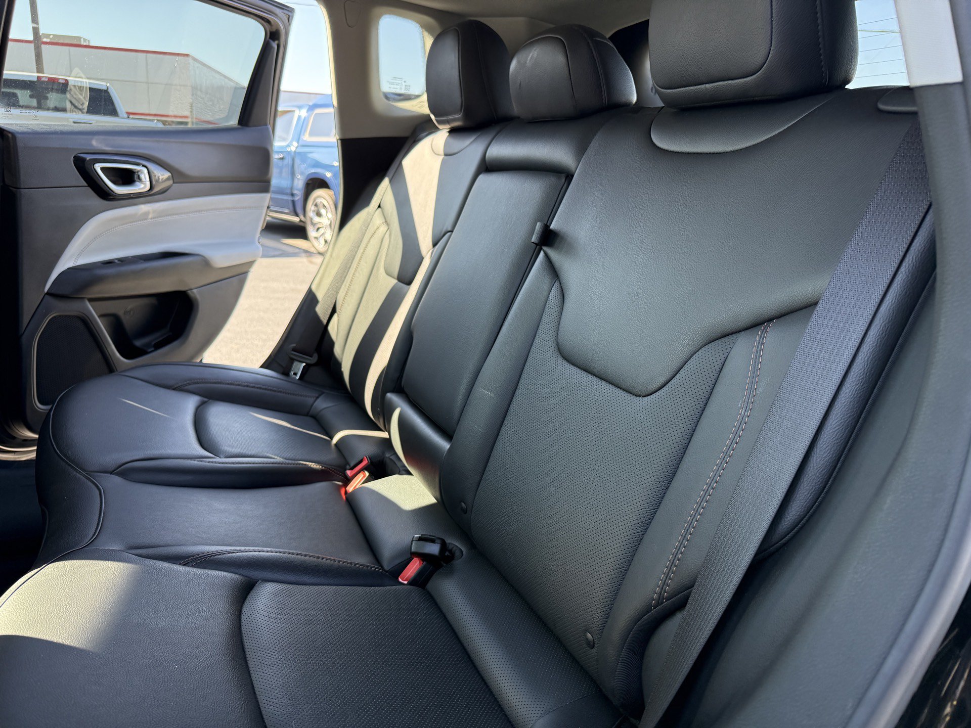 Used 2022 Jeep Compass Limited AWD/4WD image 30