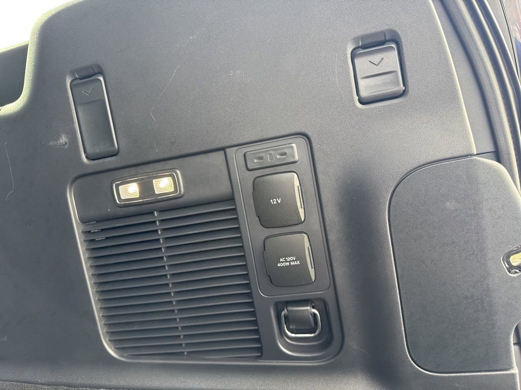 Used 2025 Ford Expedition Max Platinum w/ Platinum Ultimate Package image 10