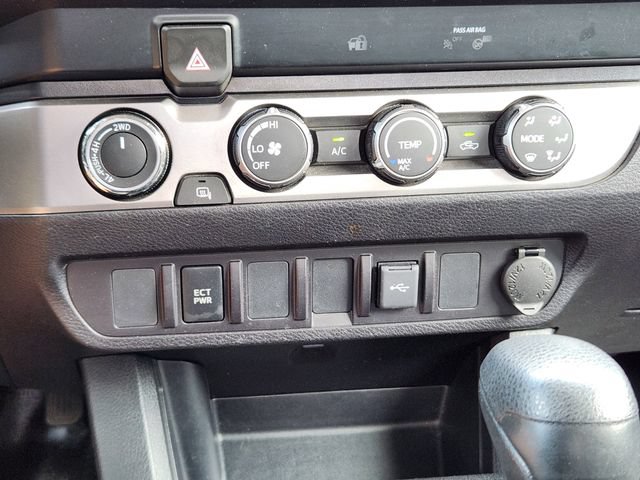 Used 2020 Toyota Tacoma SR AWD/4WD image 29