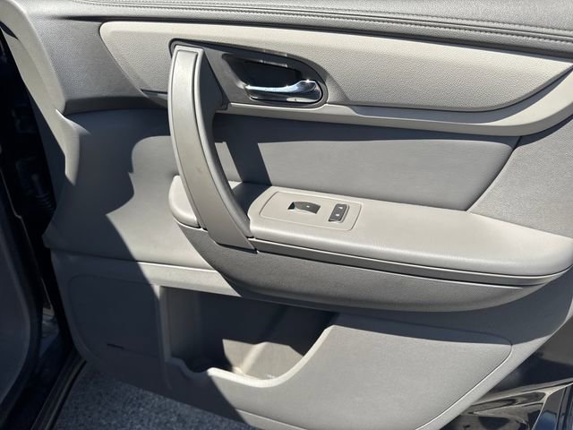 Used 2015 Chevrolet Traverse LT image 35