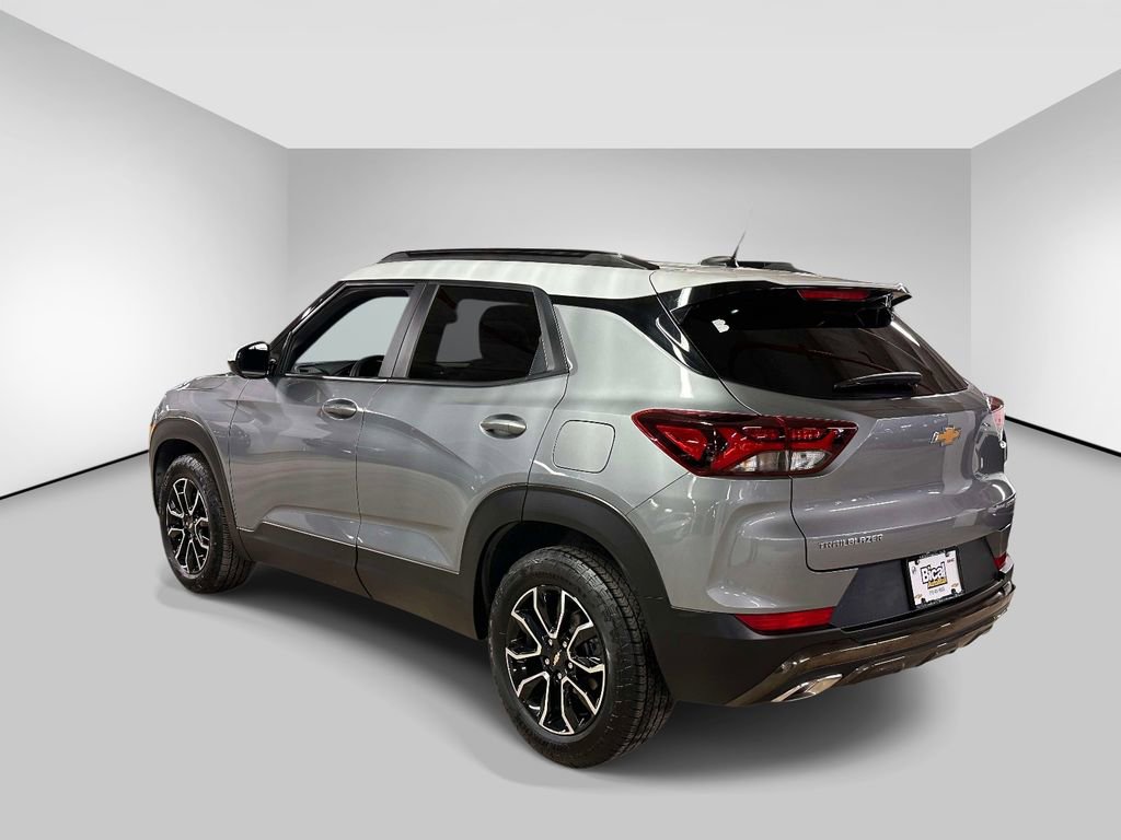 Used 2023 Chevrolet TrailBlazer ACTIV image 3