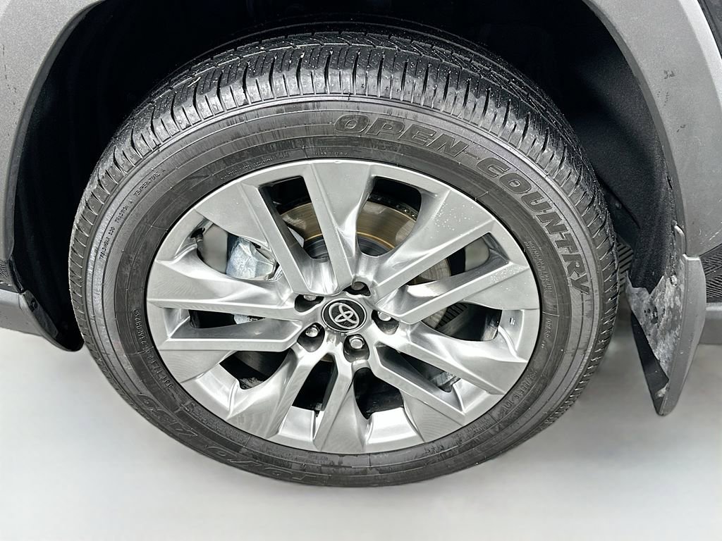 Certified 2025 Toyota RAV4 XLE Premium FWD image 31