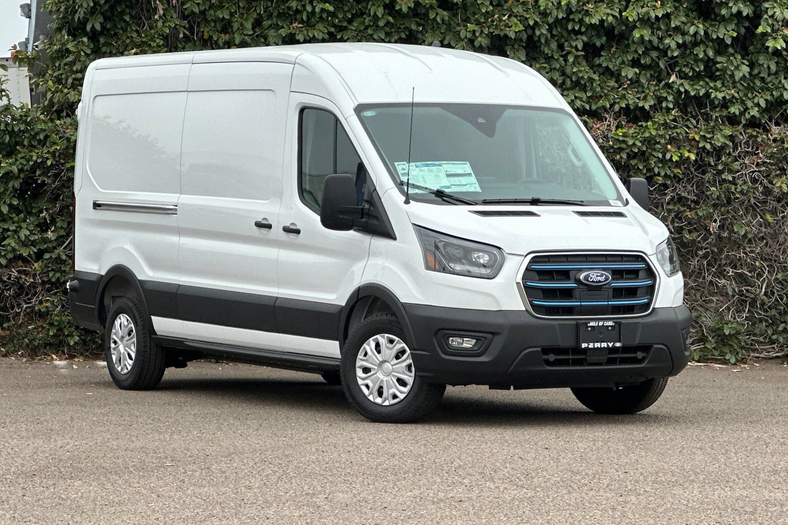New 2025 Ford E-Transit 148 Medium Roof RWD image 1