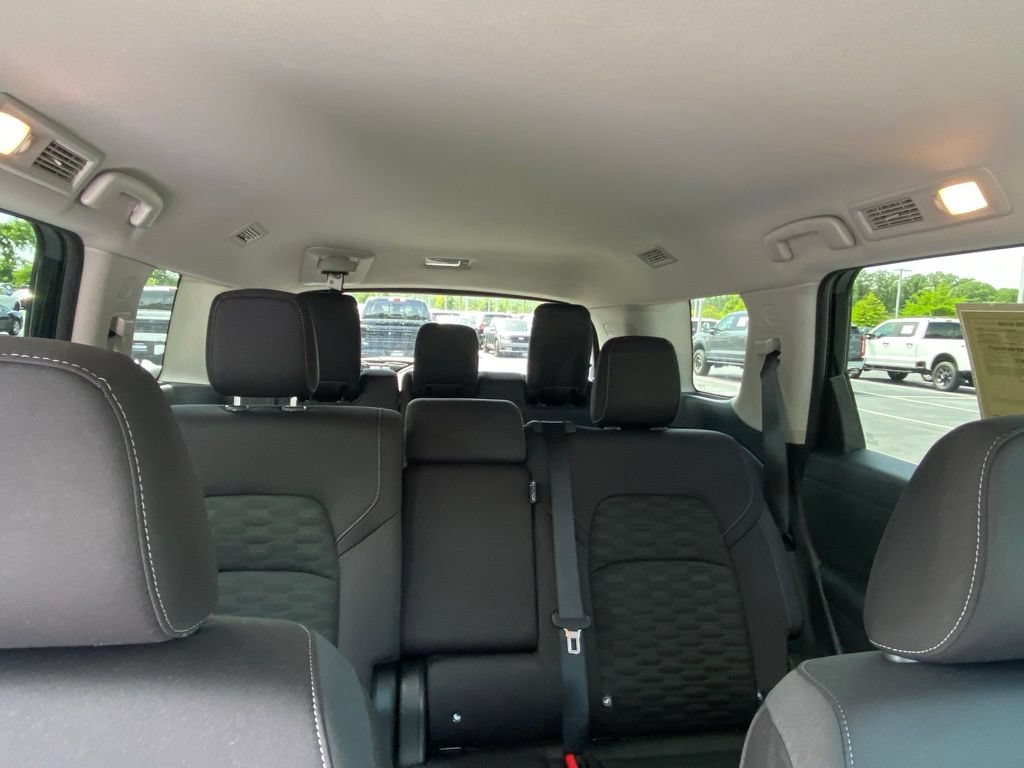 Used 2025 Nissan Pathfinder SV FWD image 29