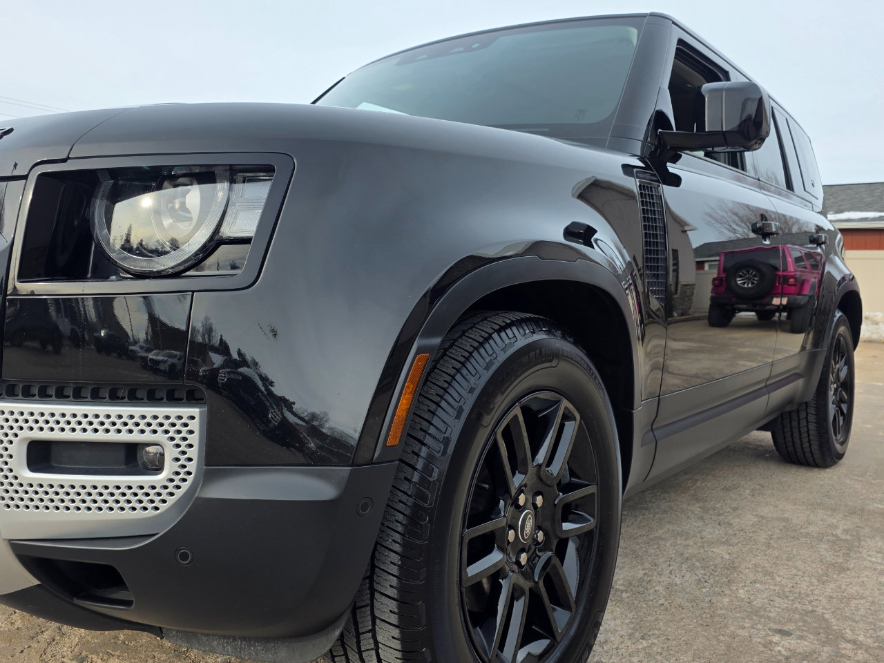 Used 2024 Land Rover Defender 110 S image 28