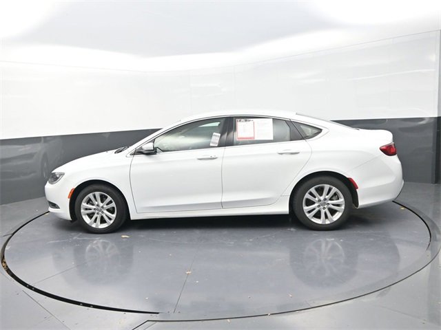 Used 2016 Chrysler 200 Limited image 4