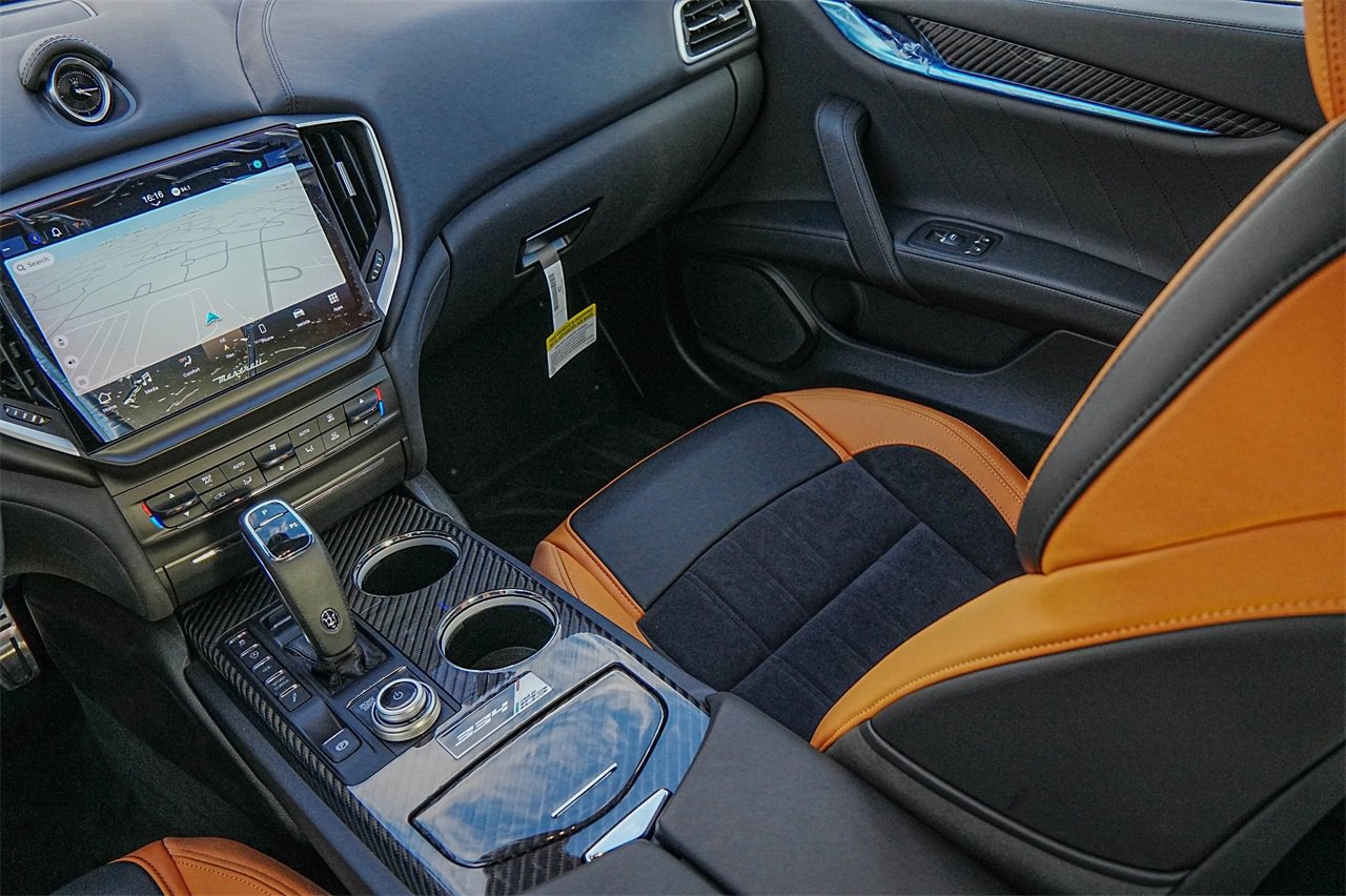 Used 2024 Maserati Ghibli Trofeo image 30
