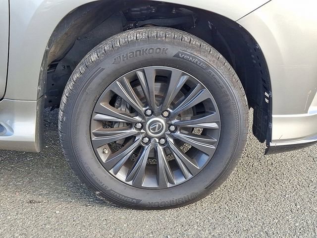 Used 2023 Lexus GX 460 Premium w/ Accessory Package image 11