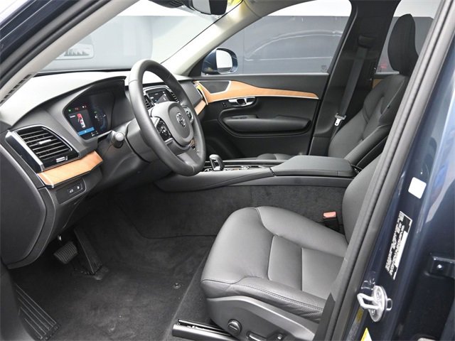 Used 2024 Volvo XC90 T8 Plus w/ Protection Package Premier image 17