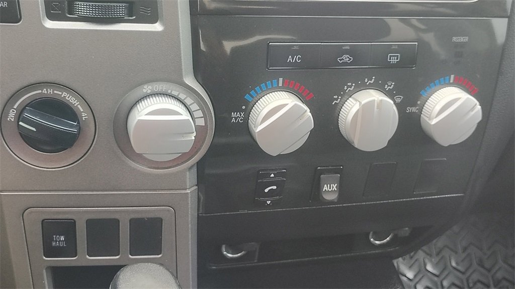 Used 2011 Toyota Tundra 4x4 CrewMax image 23