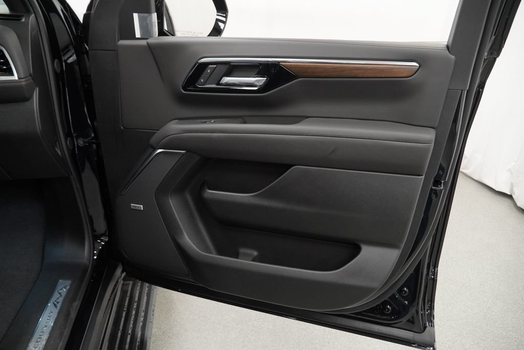 New 2026 Chevrolet Suburban High Country AWD/4WD image 32