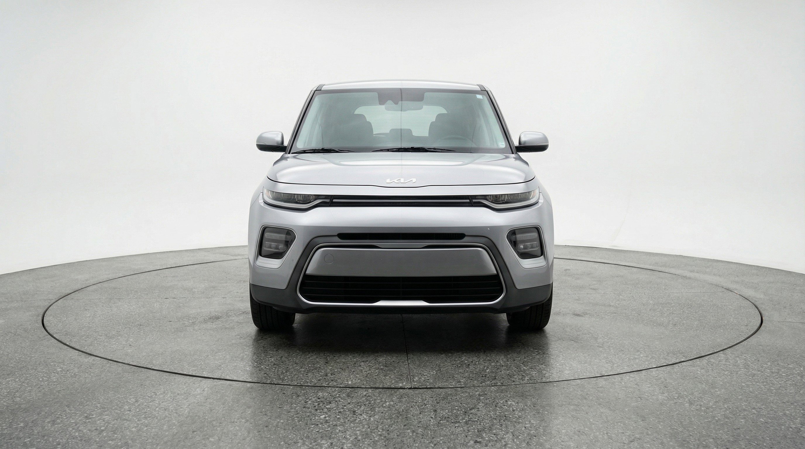 Used 2025 Kia Soul LX w/ LX Technology Package image 2